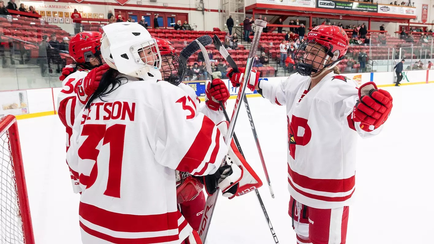 Cardinals Cruise Past William Smith, Advance to SUNYAC Women's Ice HockeyChampionship
